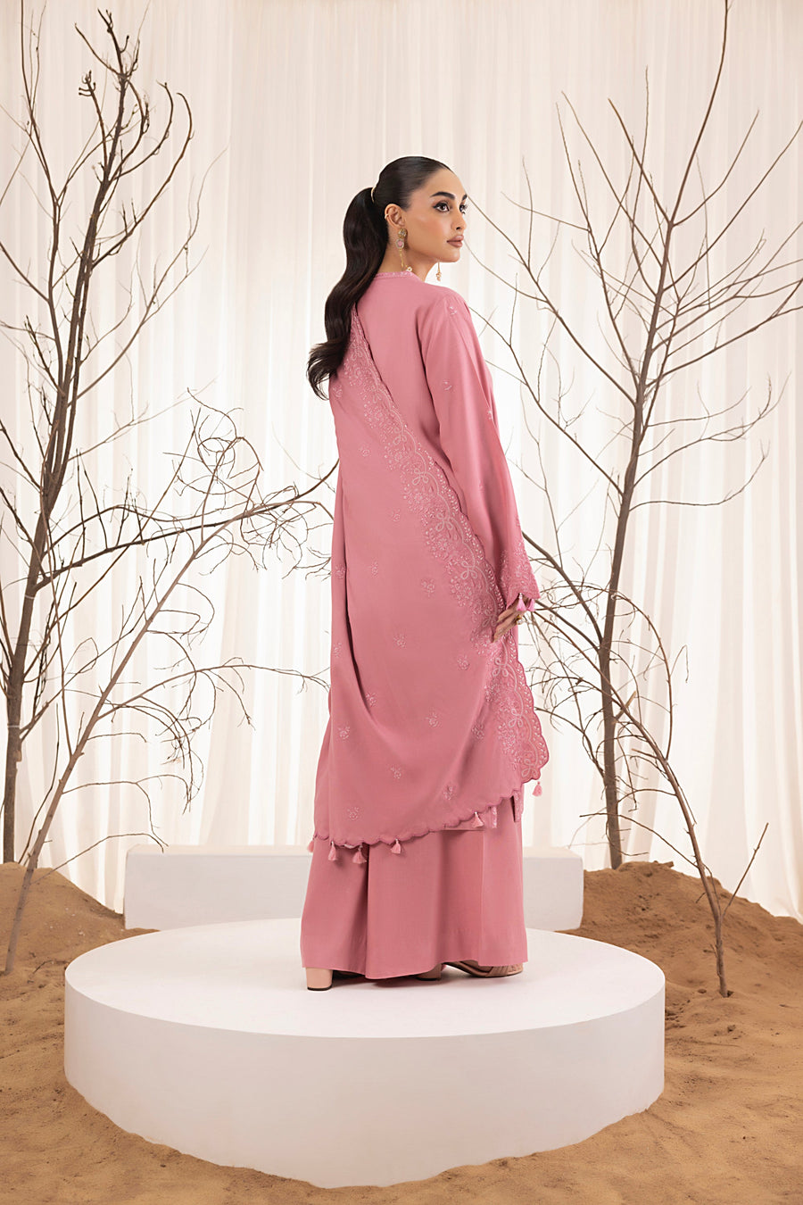 Lakhany Embroidered Cashmi Wool Unstitched 3Pc Suit LG-RL-0282