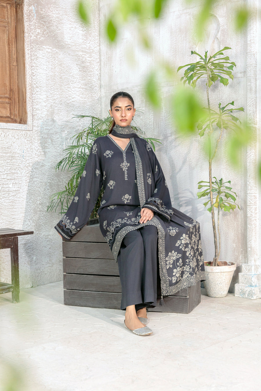 Lakhany Printed Pashmina Unstitched 3Pc Suit LG-RL-0335-B