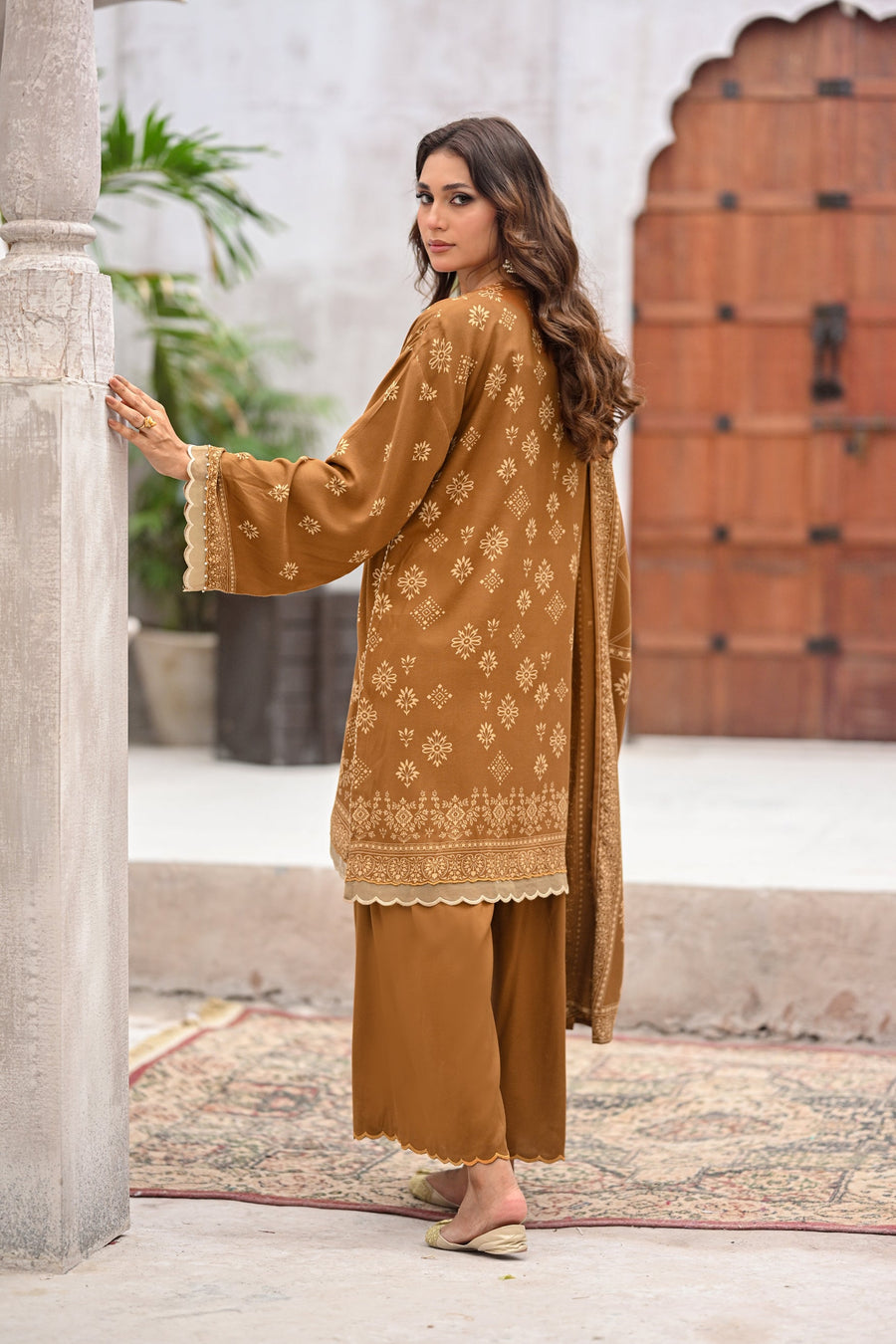 Lakhany Printed Pashmina Unstitched 3Pc Suit LG-RL-0346-B