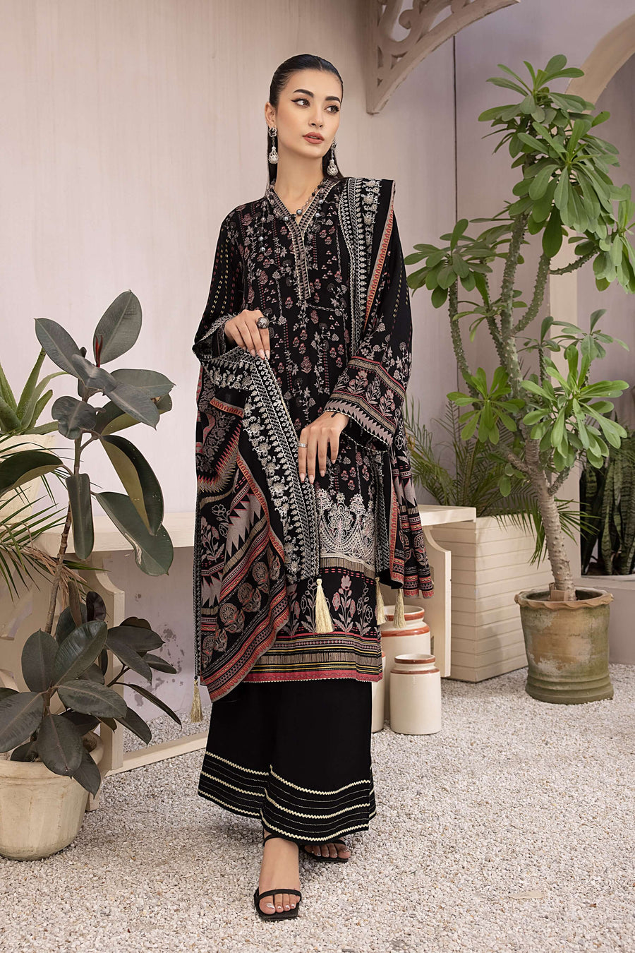 Lakhany Dareechay Embroidered Pashmina Unstitched 3Pc Suit LG-RM-0005