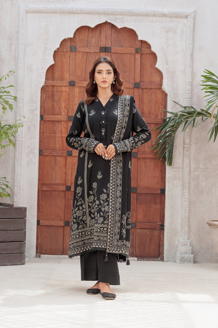 Lakhany Printed Pashmina Unstitched 3Pc Suit LG-SG-0035-C