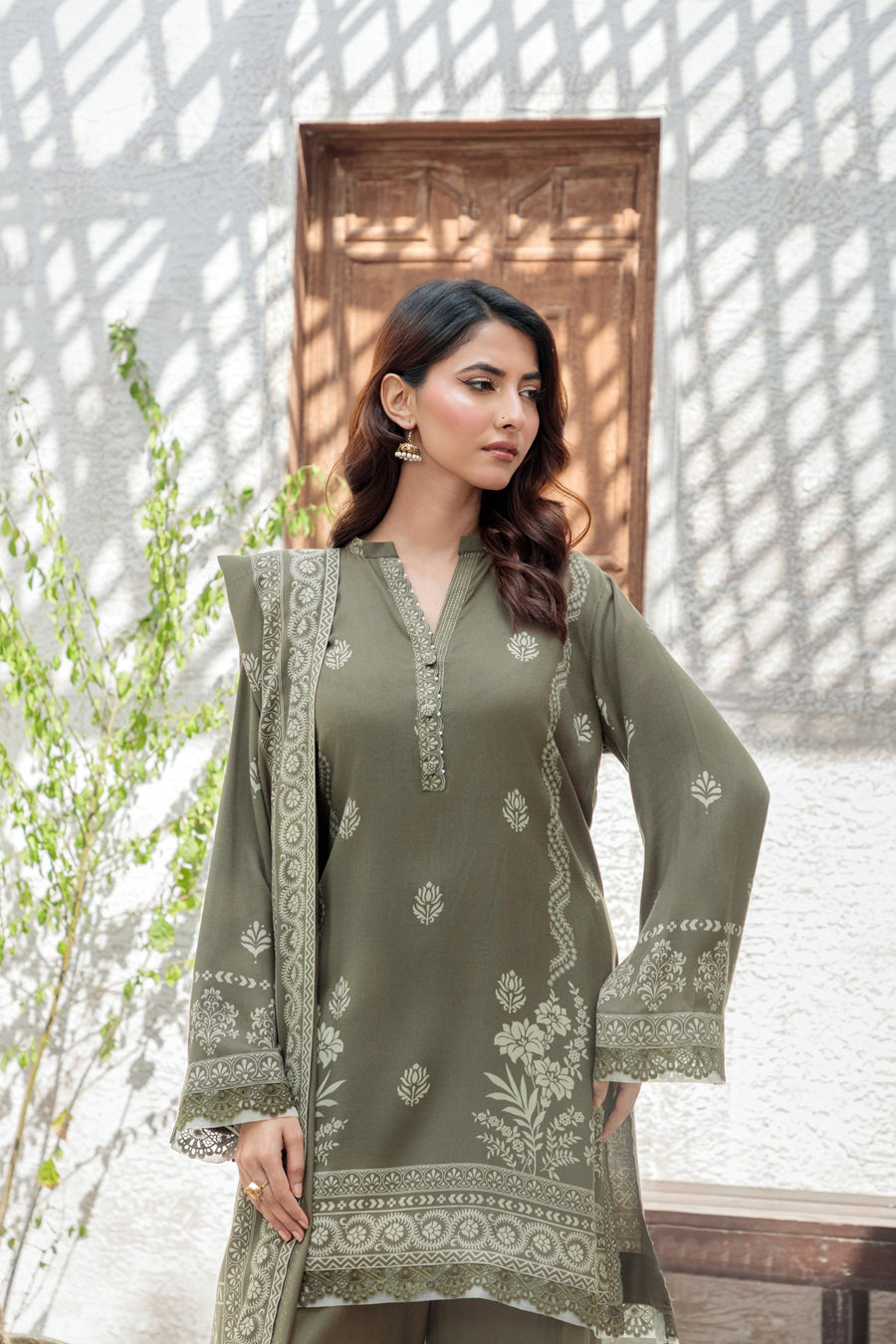 Lakhany Printed Pashmina Unstitched 3Pc Suit LG-SG-0039-A