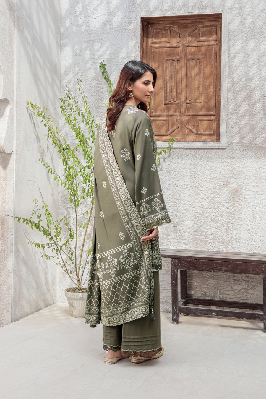 Lakhany Printed Pashmina Unstitched 3Pc Suit LG-SG-0039-A