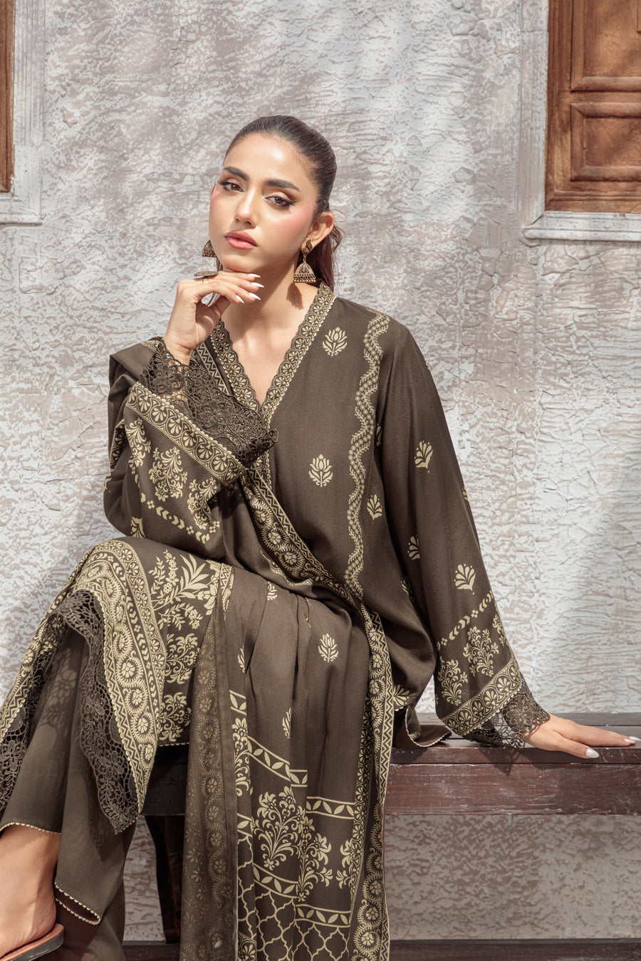Lakhany Printed Pashmina Unstitched 3Pc Suit LG-SG-0039-B