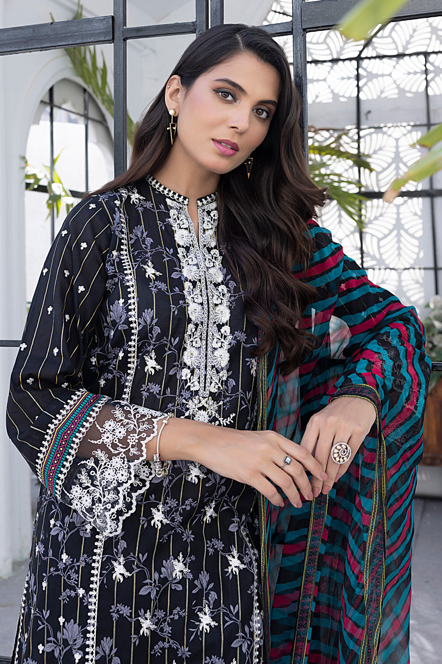 Lakhany Spring Embroidered Lawn Unstitched 3Pc Suit LG-SR-0171