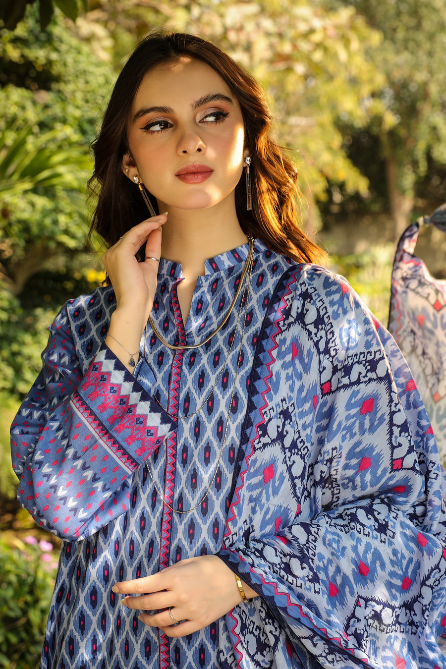 Komal Prints by Lakhany Unstitched Printed Lawn 3Pc Suit LG-SR-0176-B