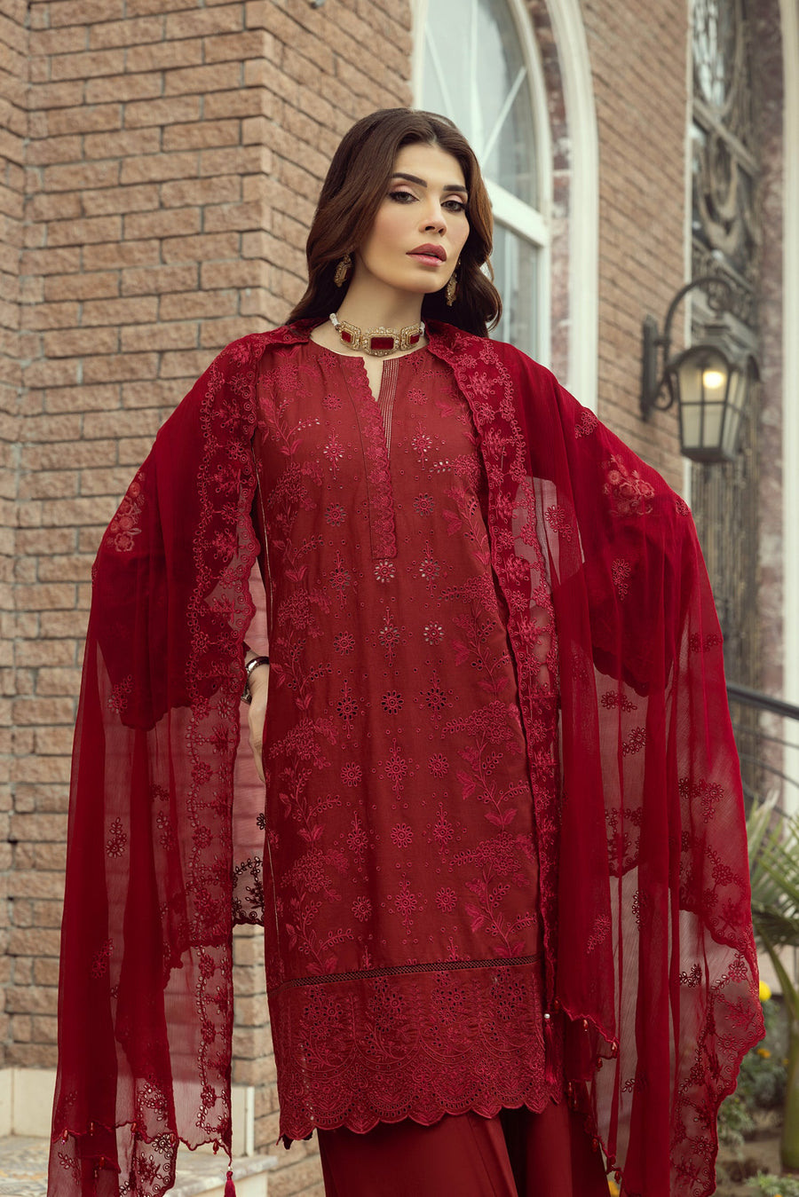 Lakhany Embroidered Luxury Lawn Unstitched 3Pc Suit LG-UB-0122