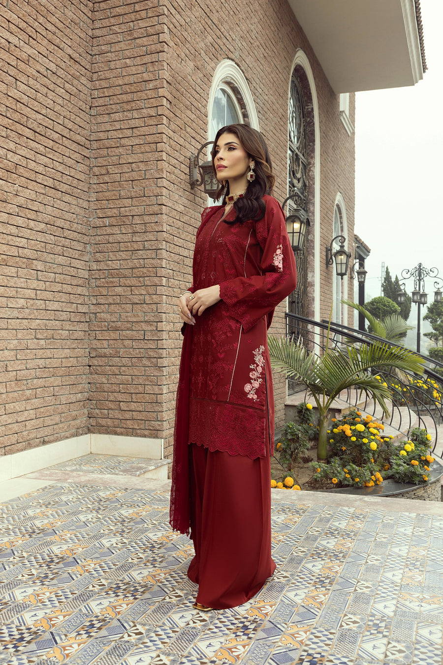 Lakhany Embroidered Luxury Lawn Unstitched 3Pc Suit LG-UB-0122