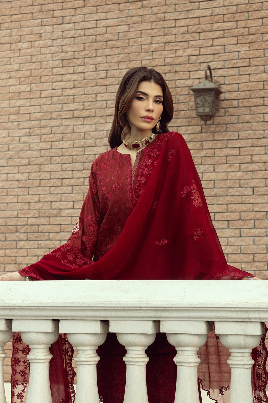 Lakhany Embroidered Luxury Lawn Unstitched 3Pc Suit LG-UB-0122