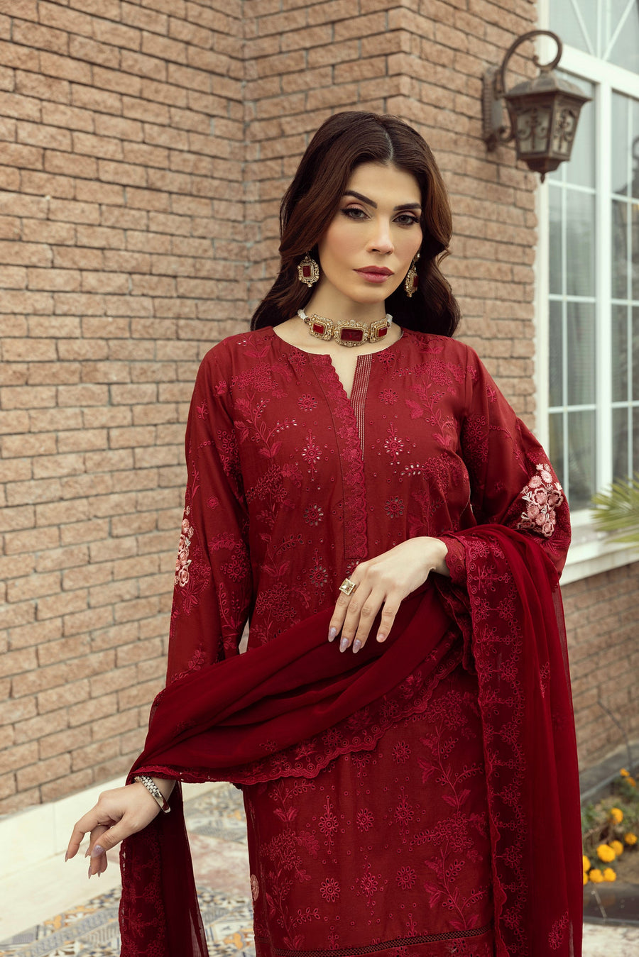 Lakhany Embroidered Luxury Lawn Unstitched 3Pc Suit LG-UB-0122
