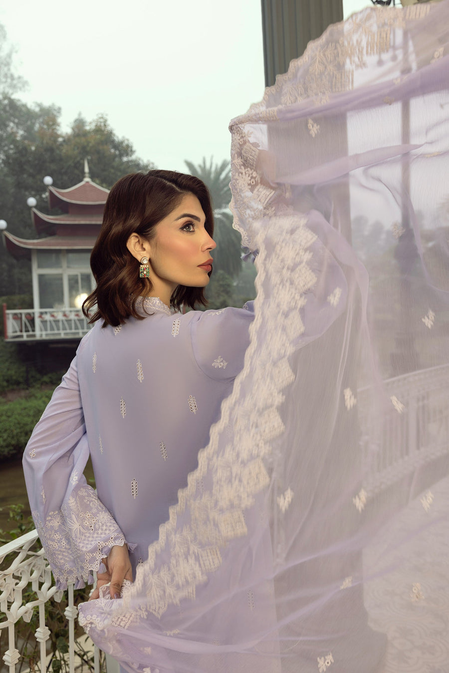 Lakhany Embroidered Luxury Lawn Unstitched 3Pc Suit LG-UB-0125