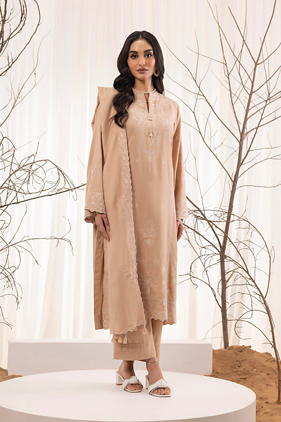 Lakhany Embroidered Cashmi Wool Unstitched 3Pc Suit LG-UB-0194
