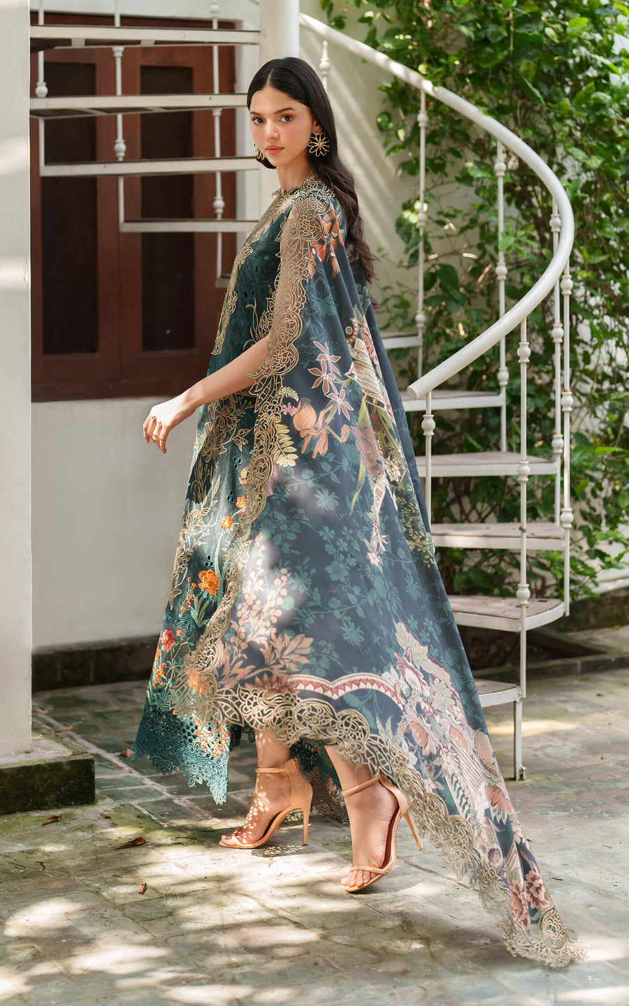 Asifa & Nabeel Pashmina Luxe Unstitched Embroidered 3Pc Suit LWC25-01 Nora