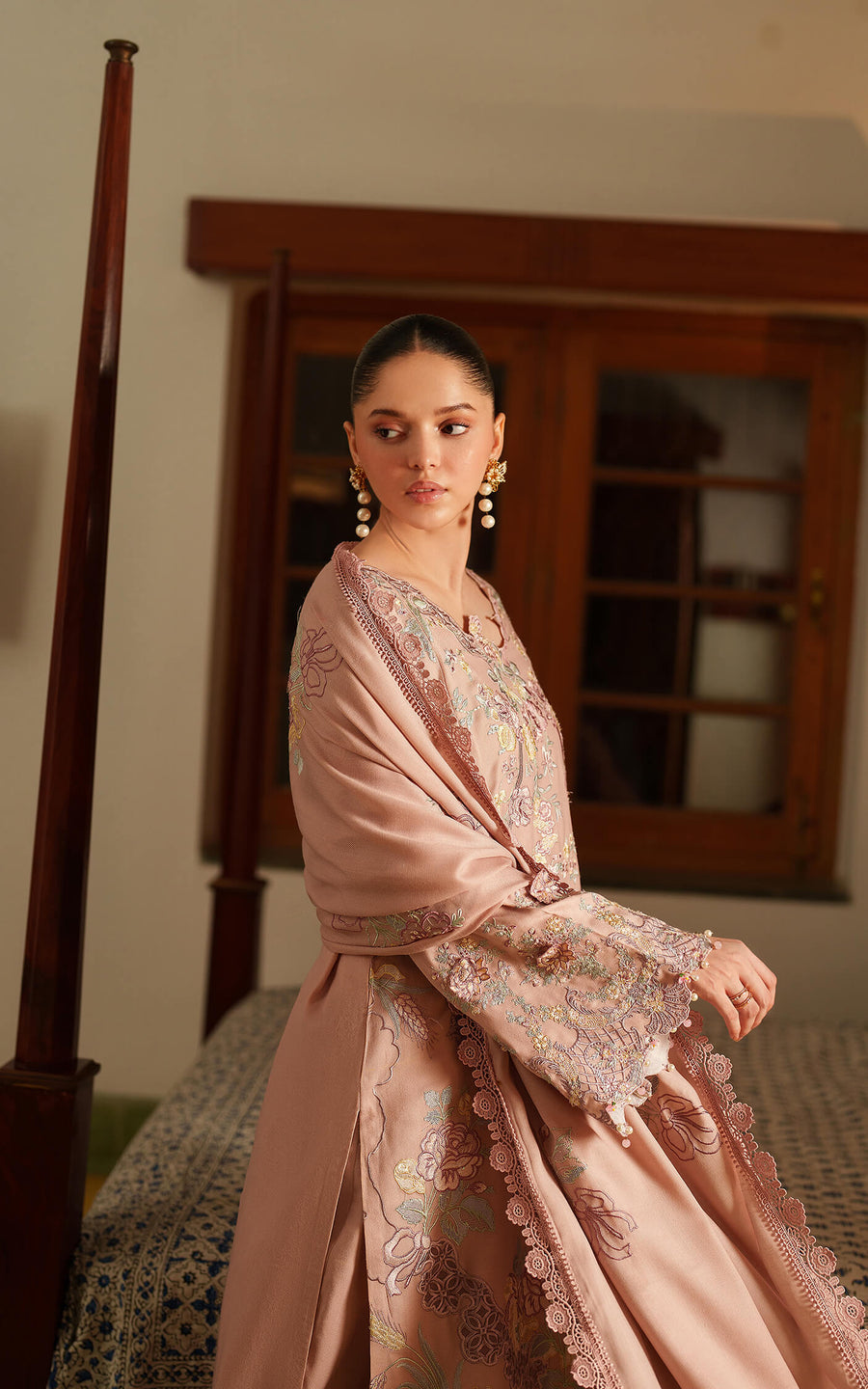Asifa & Nabeel Pashmina Luxe Unstitched Embroidered 3Pc Suit LWC25-06 Glace