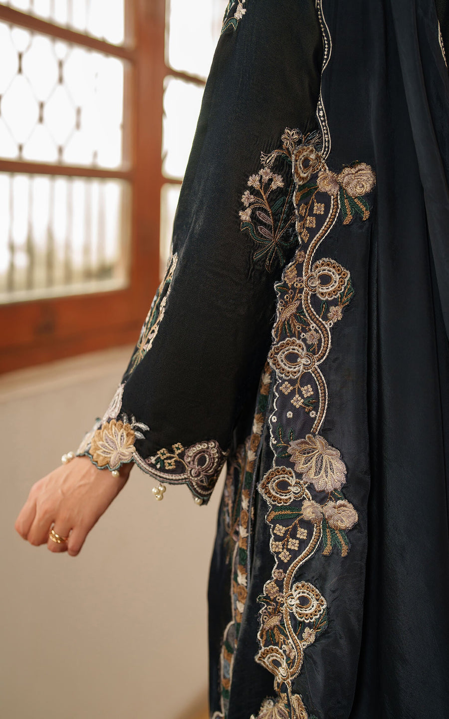 Asifa & Nabeel Pashmina Luxe Unstitched Embroidered 3Pc Suit LWC25-07 Opal