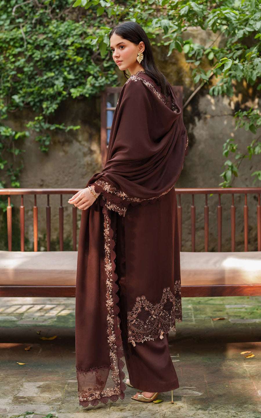 Asifa & Nabeel Pashmina Luxe Unstitched Embroidered 3Pc Suit LWC25-10 Aima