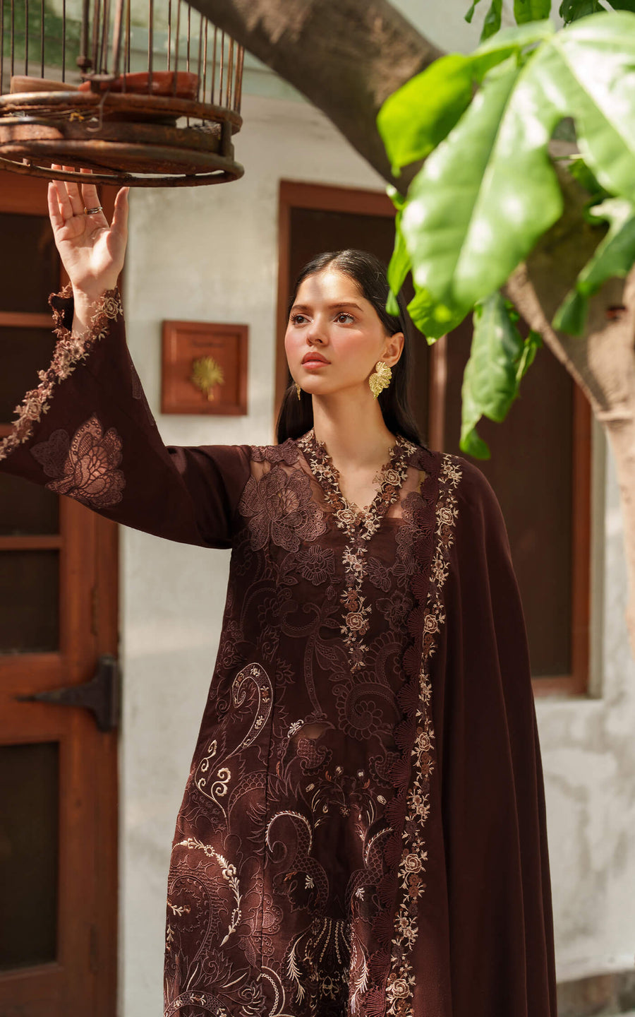 Asifa & Nabeel Pashmina Luxe Unstitched Embroidered 3Pc Suit LWC25-10 Aima
