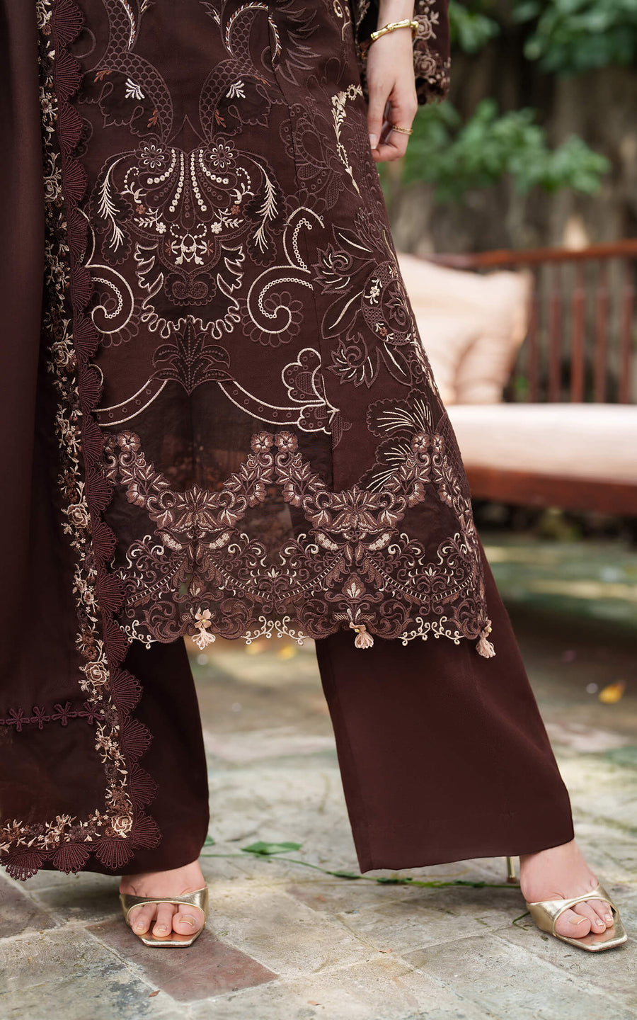 Asifa & Nabeel Pashmina Luxe Unstitched Embroidered 3Pc Suit LWC25-10 Aima