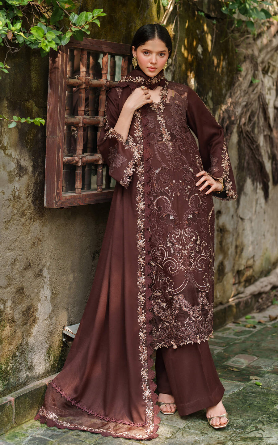 Asifa & Nabeel Pashmina Luxe Unstitched Embroidered 3Pc Suit LWC25-10 Aima