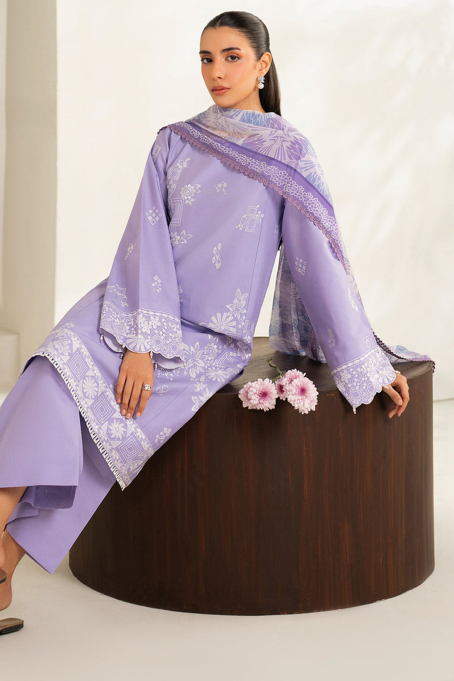 Farasha Summer Weaves Embroidered Lawn Unstitched 3Pc Suit - Lavender Peral