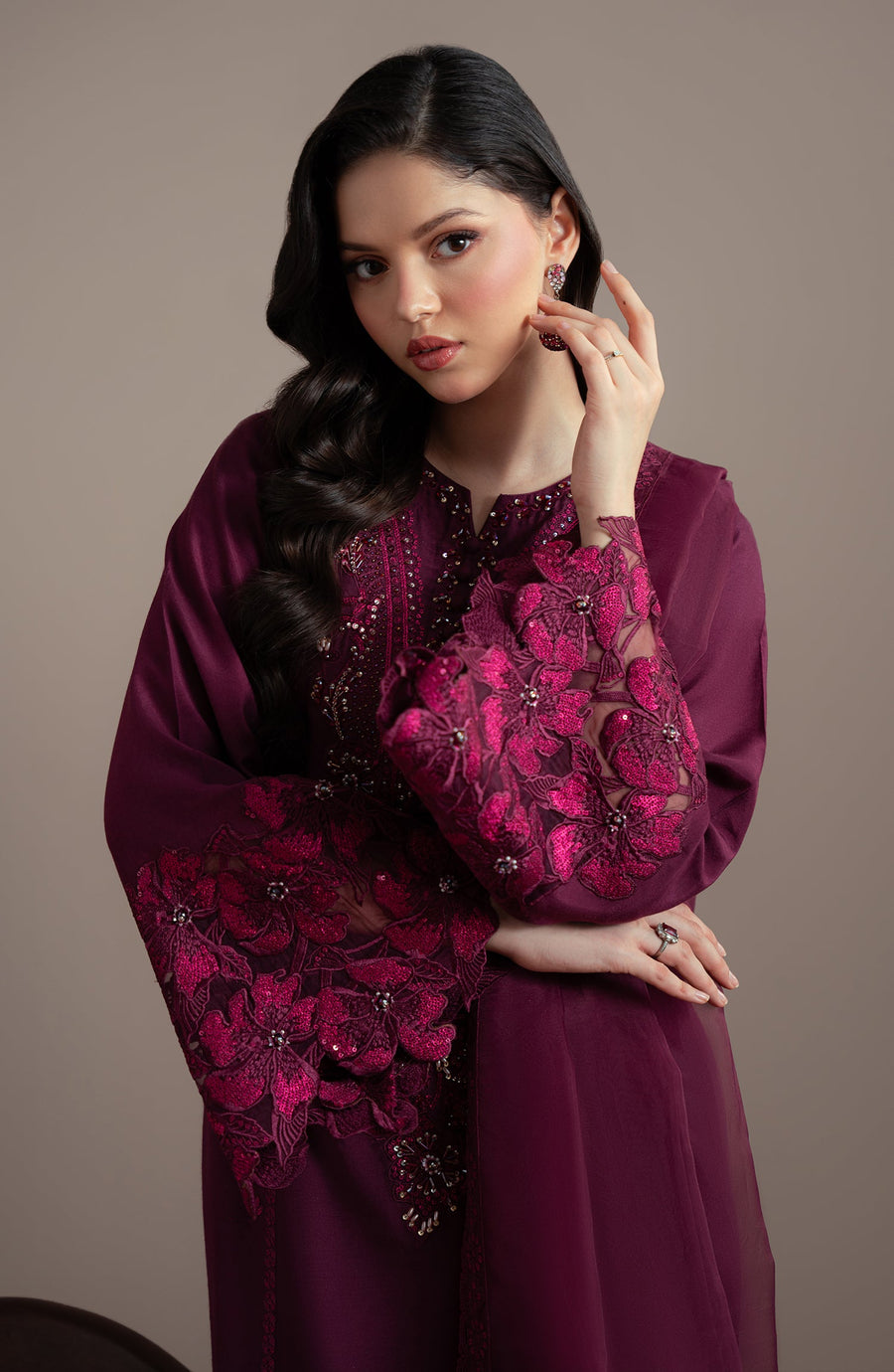 Sleeve design of Lazel Shirt outfit worn by model – Elvin Collection