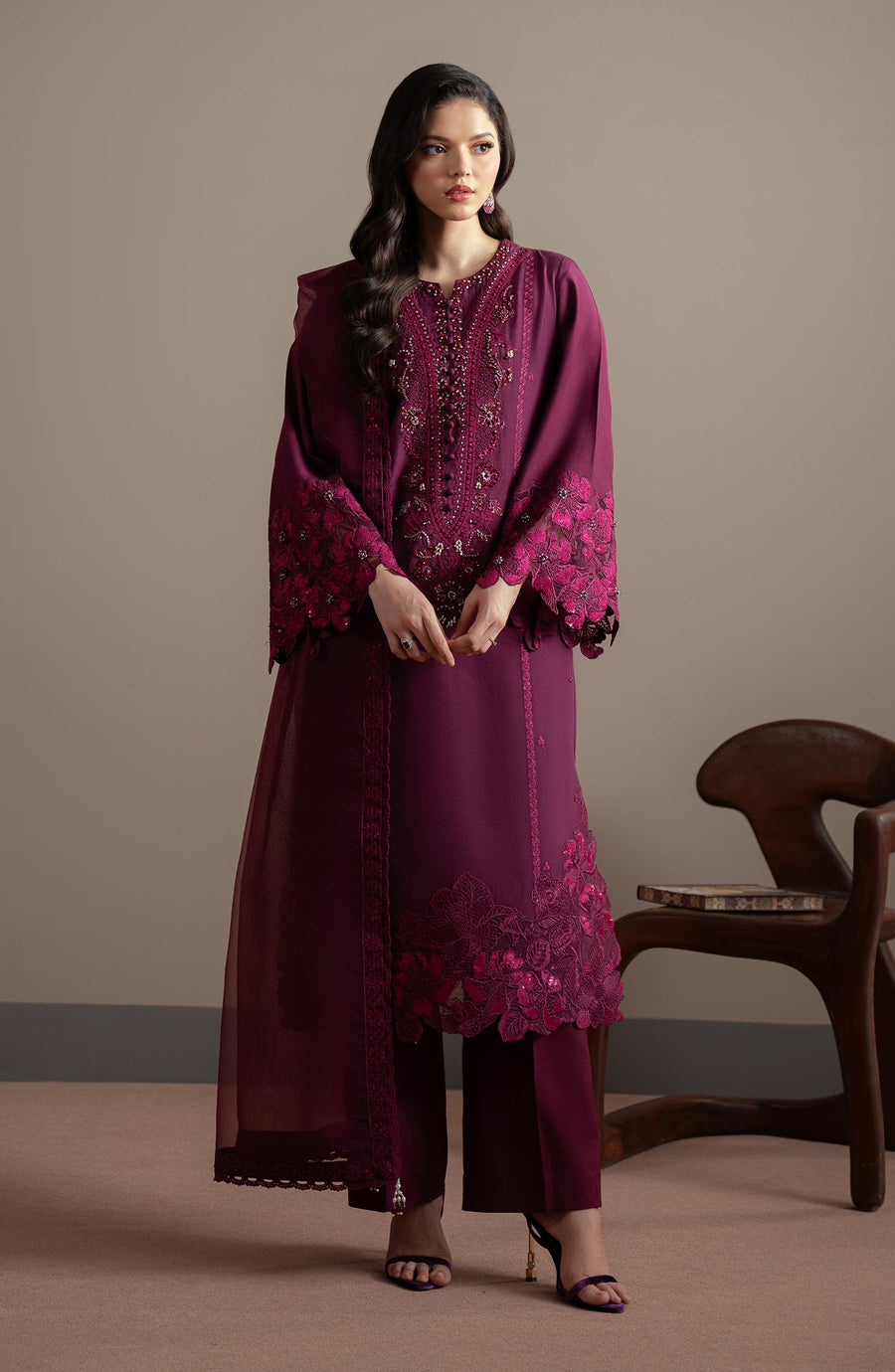 Front view of model wearing Lazel Shirt from Elvin Collection by Fabiha Fatima