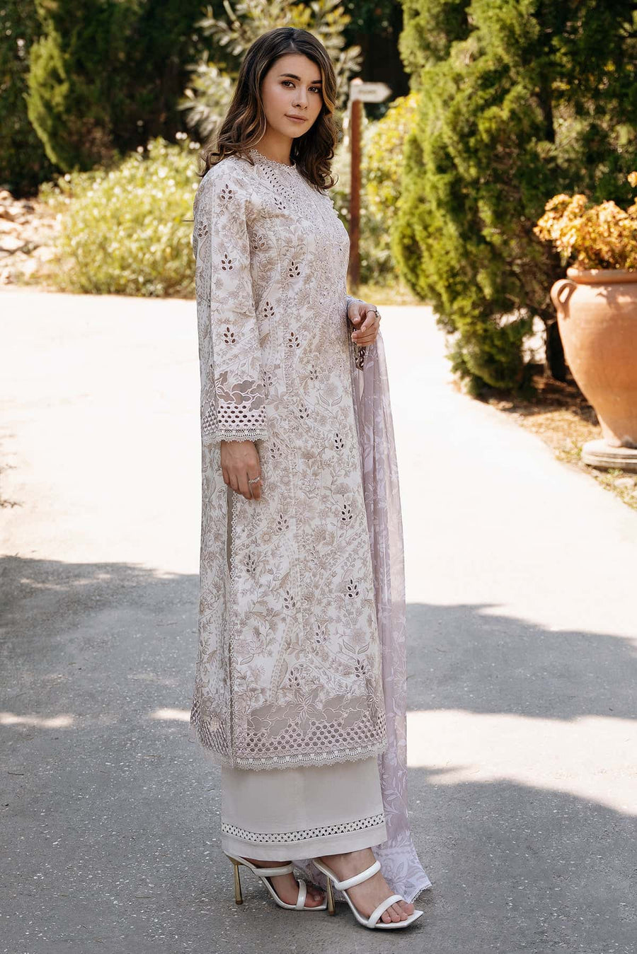 Afrozeh Damask The Holiday Unstitched Lawn 3Pc Suit AL-25-V2-03A LUNEТТА