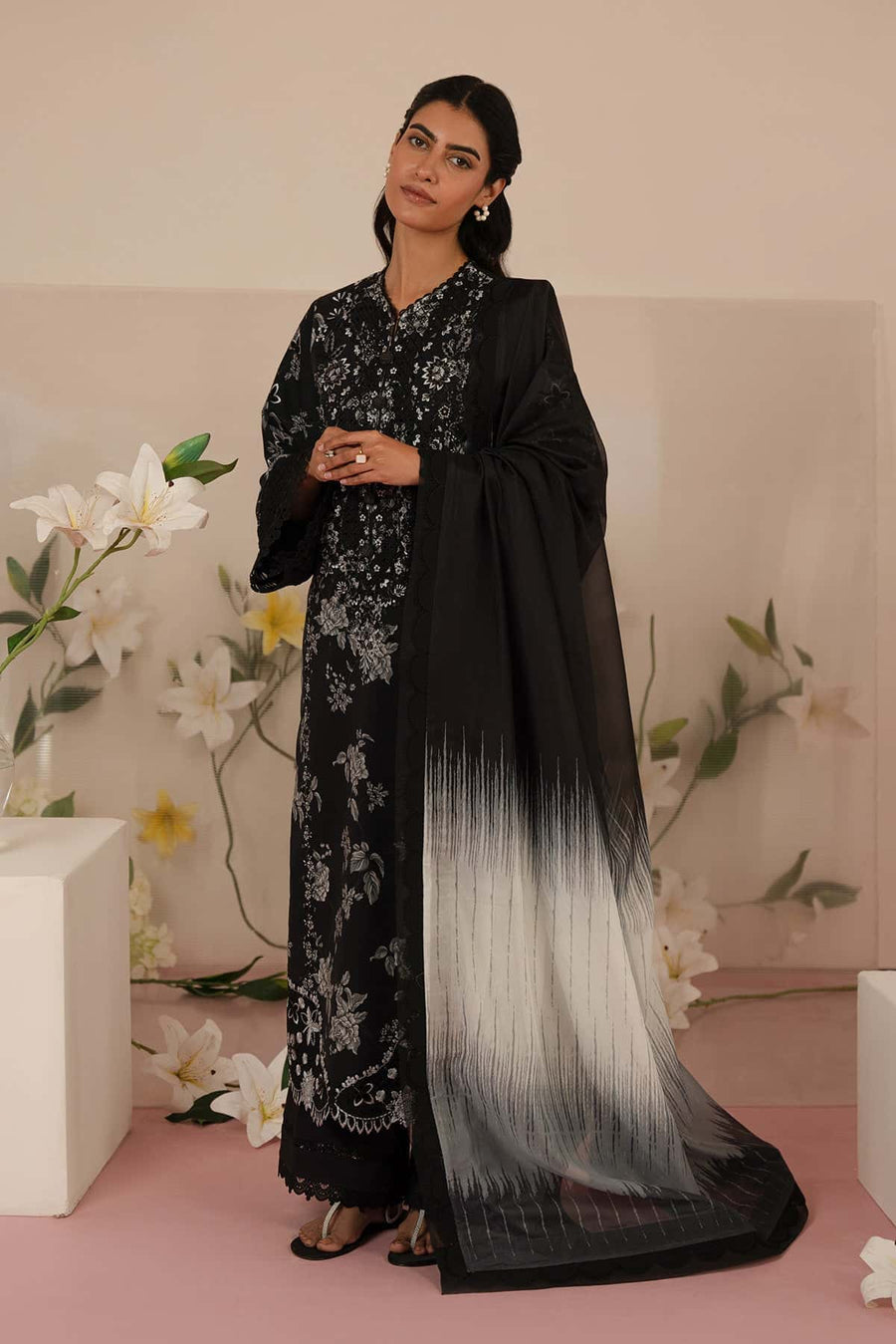 Afrozeh Floral Charm Embroidered Lawn Unstitched 3Pc Suit AL-25-V5-07 Lupine