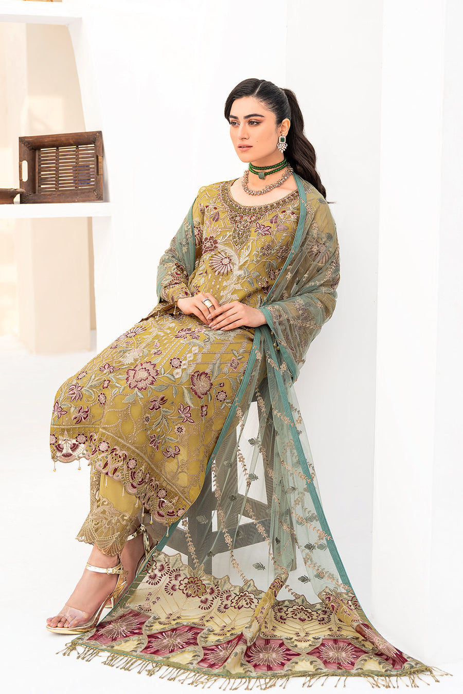 Ramsha Minhal Vol-08 Embroidered Organza Unstitched 3Pc Suit M-805