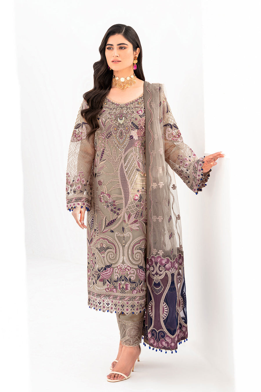 Ramsha Minhal Vol-08 Embroidered Organza Unstitched 3Pc Suit M-809