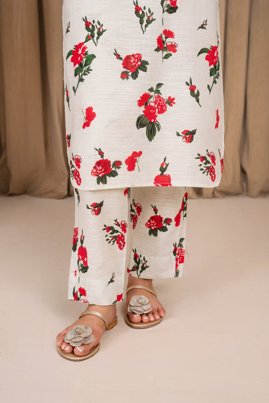 Feathers Digital Printed Khaddar Unstitched 3Pc Suit MAELIN-FT598