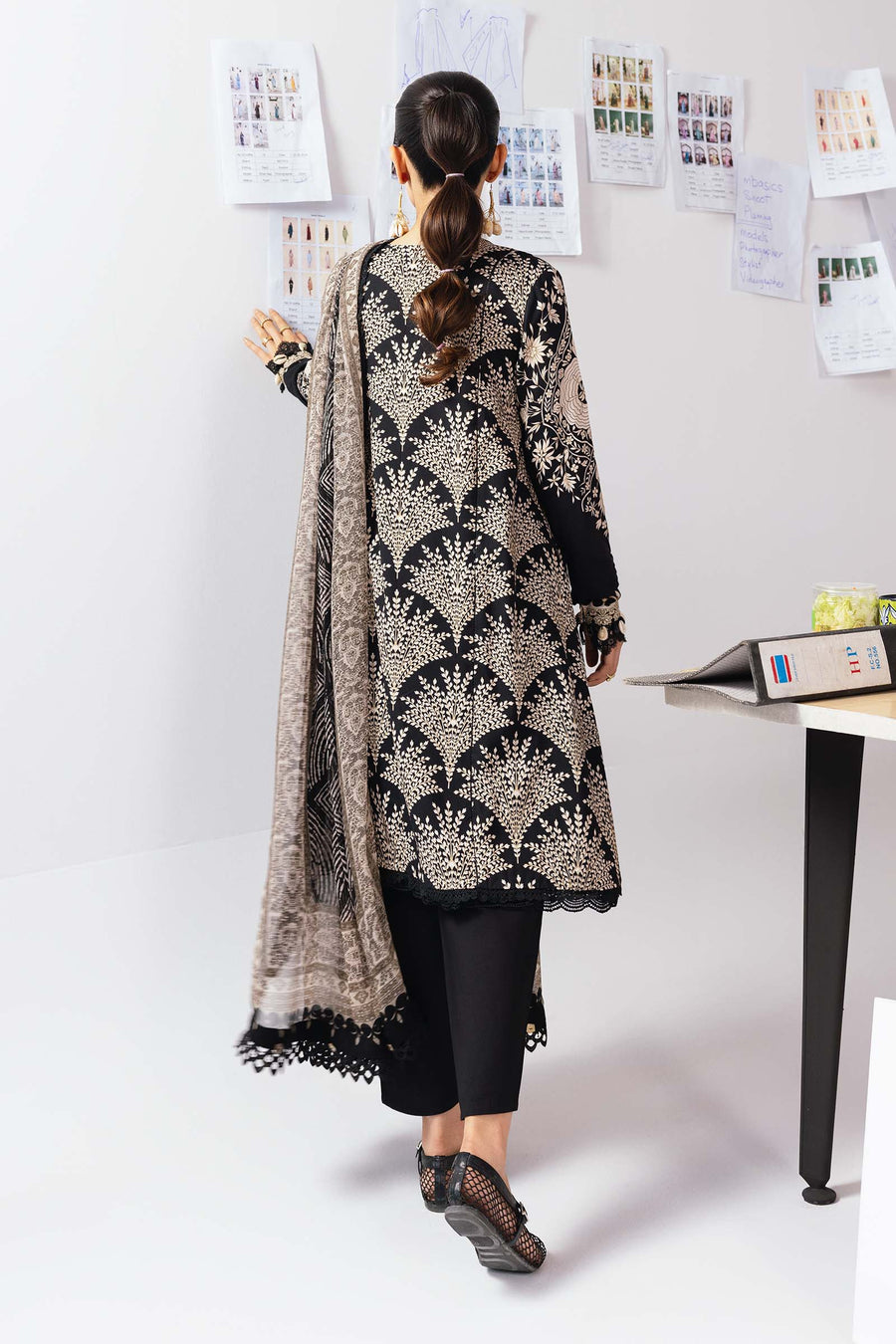 Maria.B M.Basics Printed Linen Unstitched 3Pc Suit MB-CUS25-1108-A