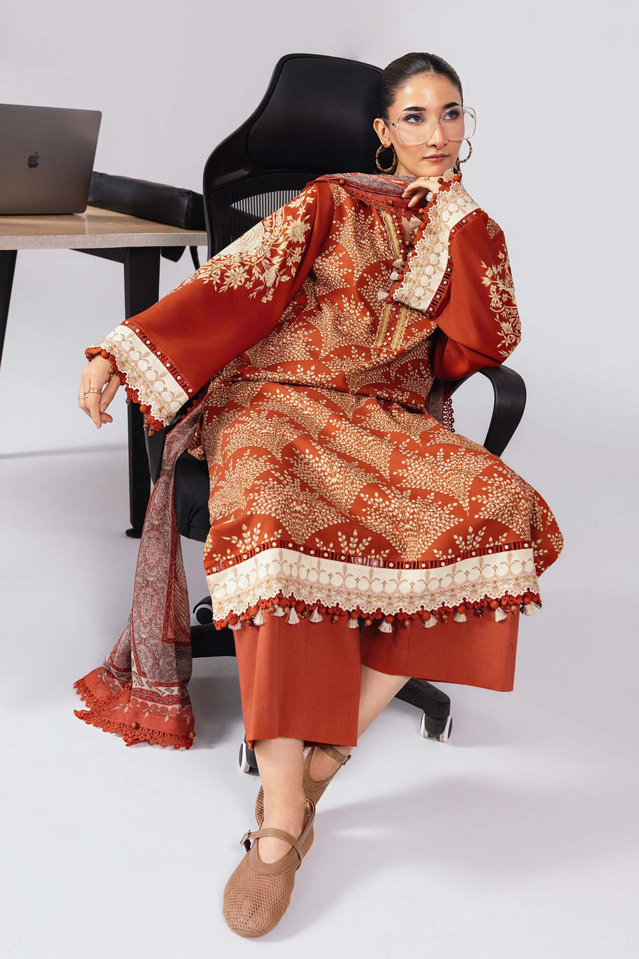 Maria.B M.Basics Printed Linen Unstitched 3Pc Suit MB-CUS25-1108-B