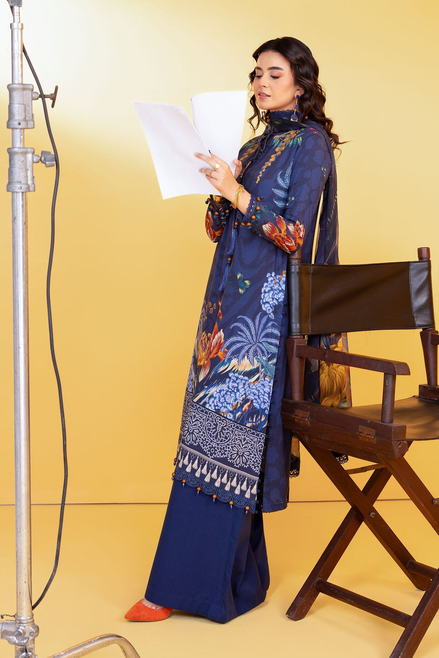 Maria.B M.Basics Printed Linen Unstitched 3Pc Suit MB-CUS25-1109-B