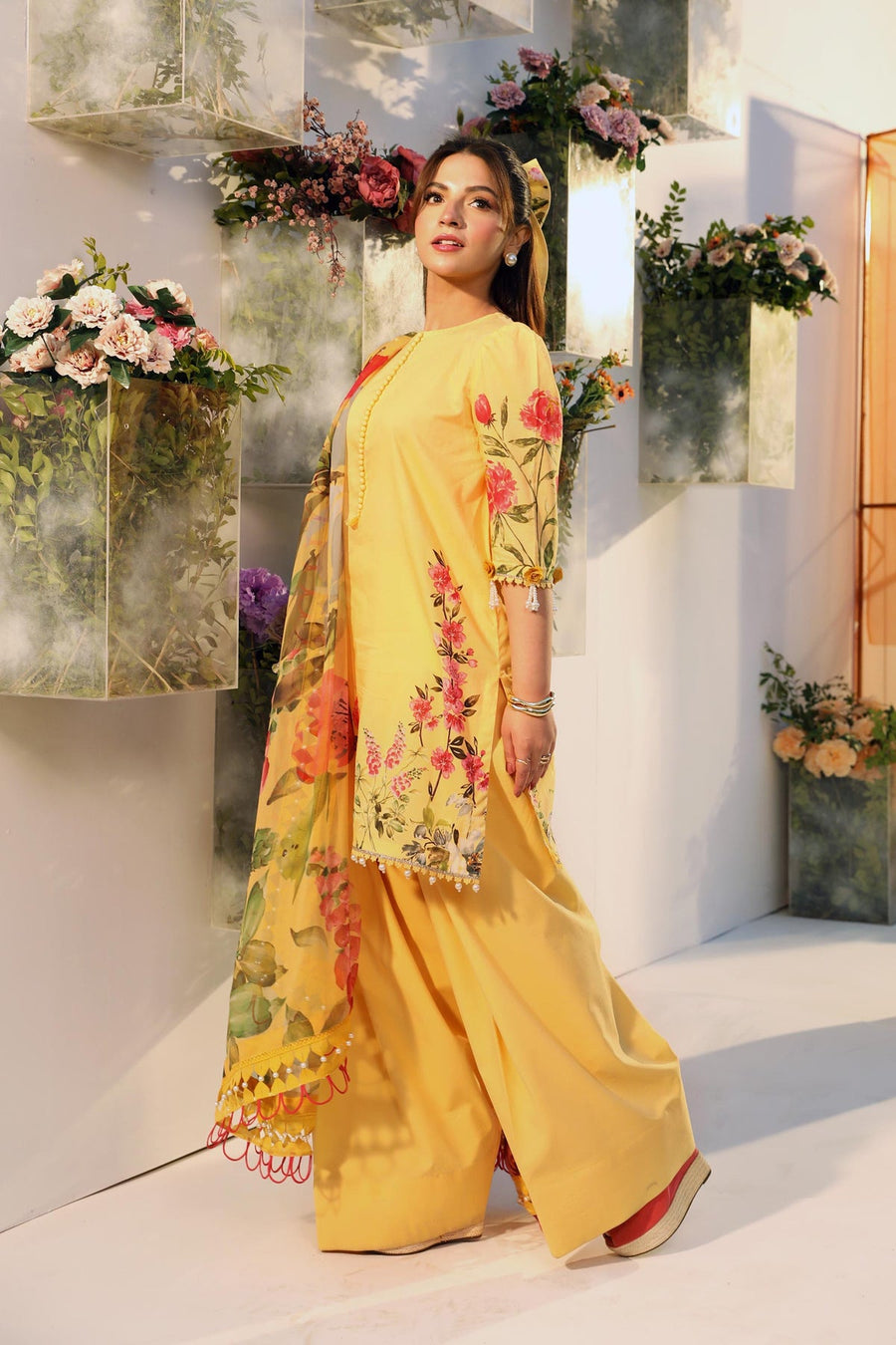 Maria.B M.Basics Embroidered Lawn Unstitched 3Pc Suit MB-CUS25-701A