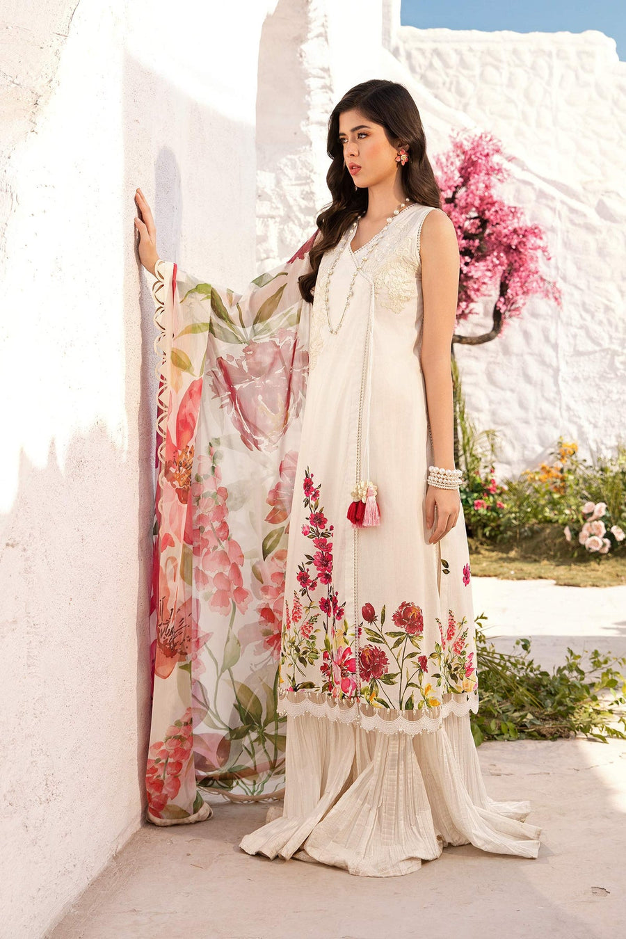 Maria.B M.Basics Embroidered Lawn Unstitched 3Pc Suit MB-CUS25-701B