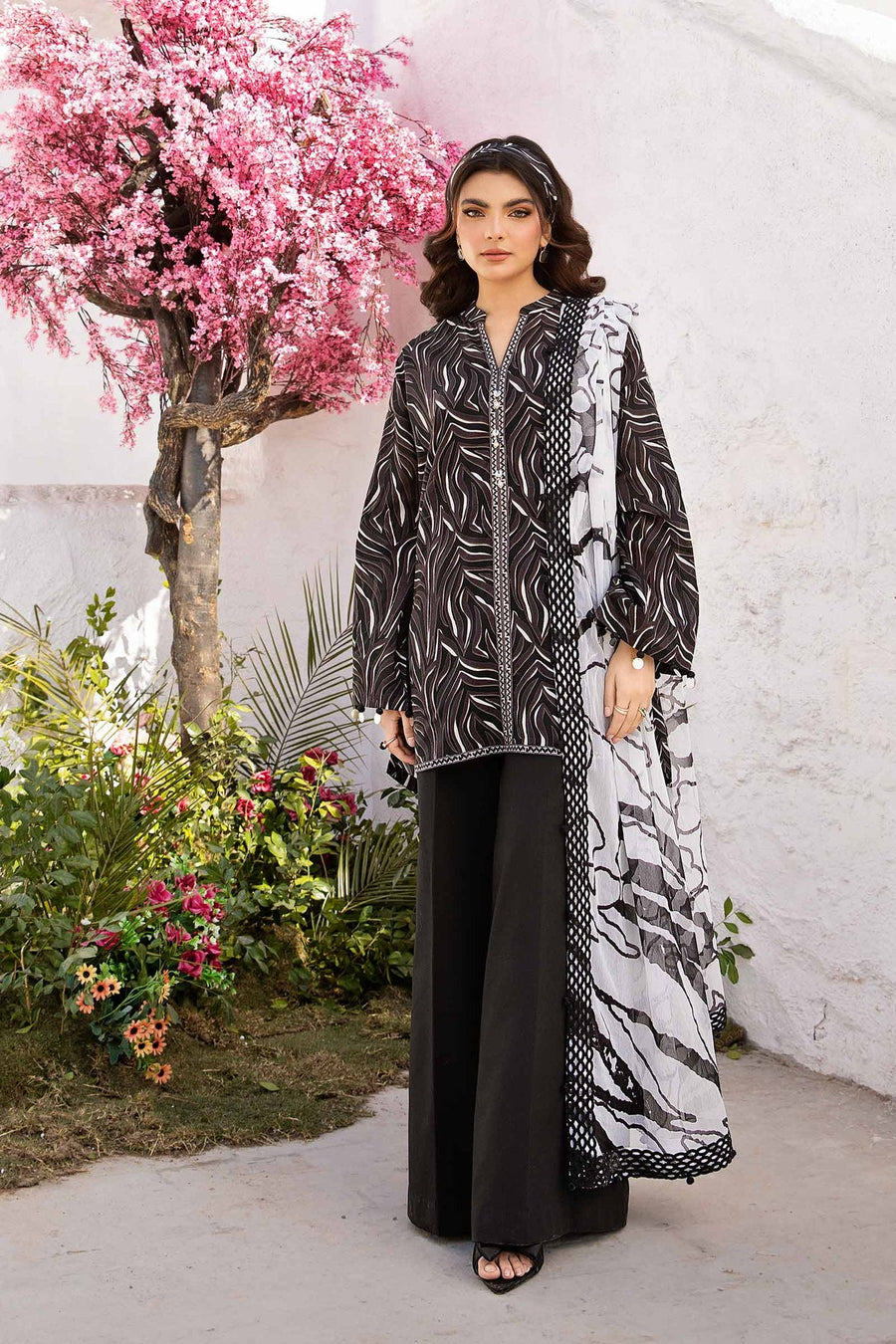 Maria.B M.Basics Embroidered Lawn Unstitched 3Pc Suit MB-CUS25-704B