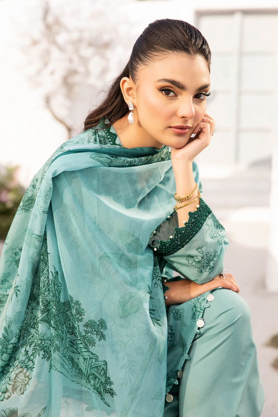 Maria.B M.Basics Embroidered Lawn Unstitched 3Pc Suit MB-CUS25-708B