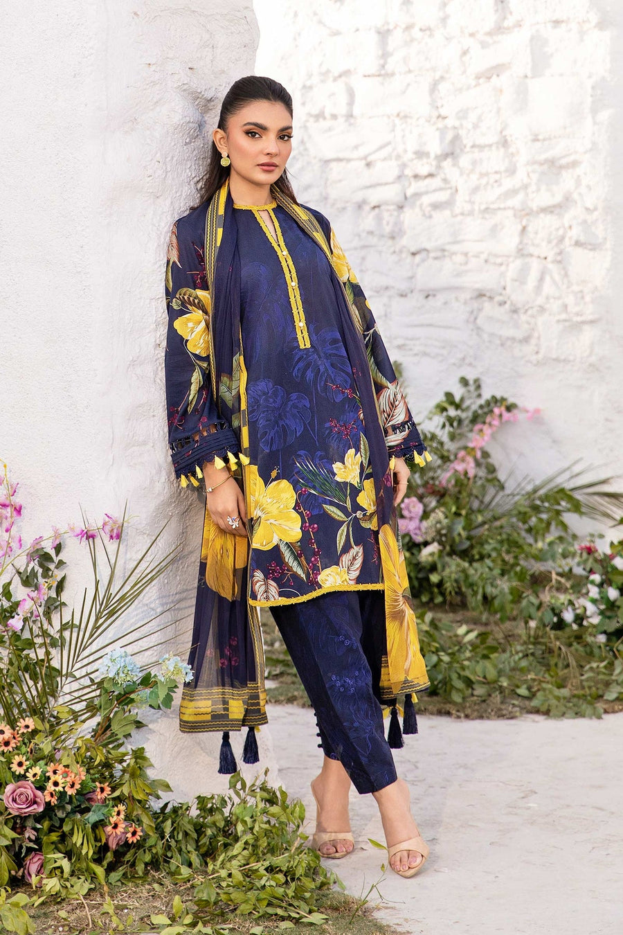 Maria.B M.Basics Embroidered Lawn Unstitched 3Pc Suit MB-CUS25-710B