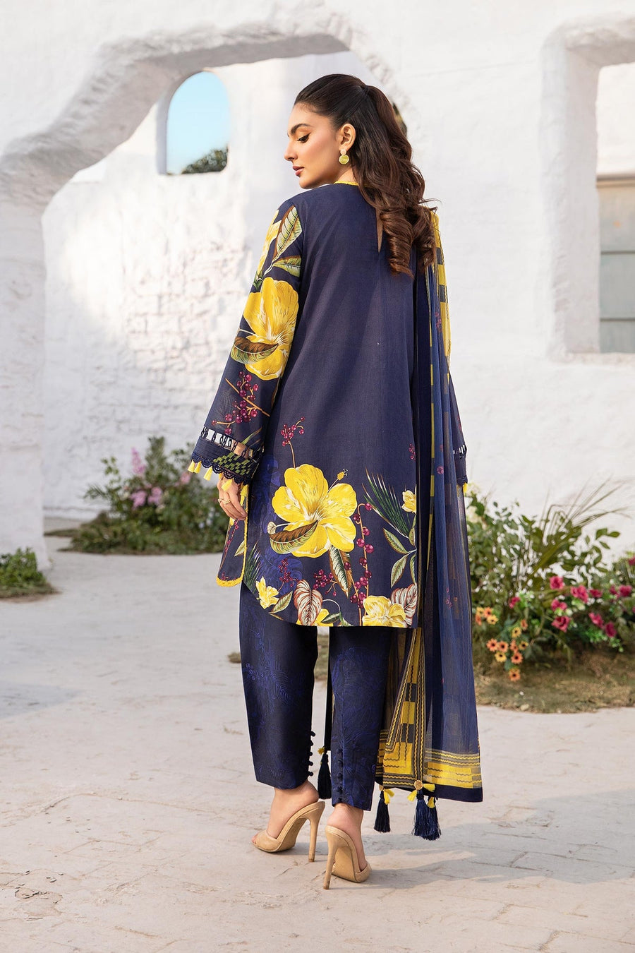 Maria.B M.Basics Embroidered Lawn Unstitched 3Pc Suit MB-CUS25-710B