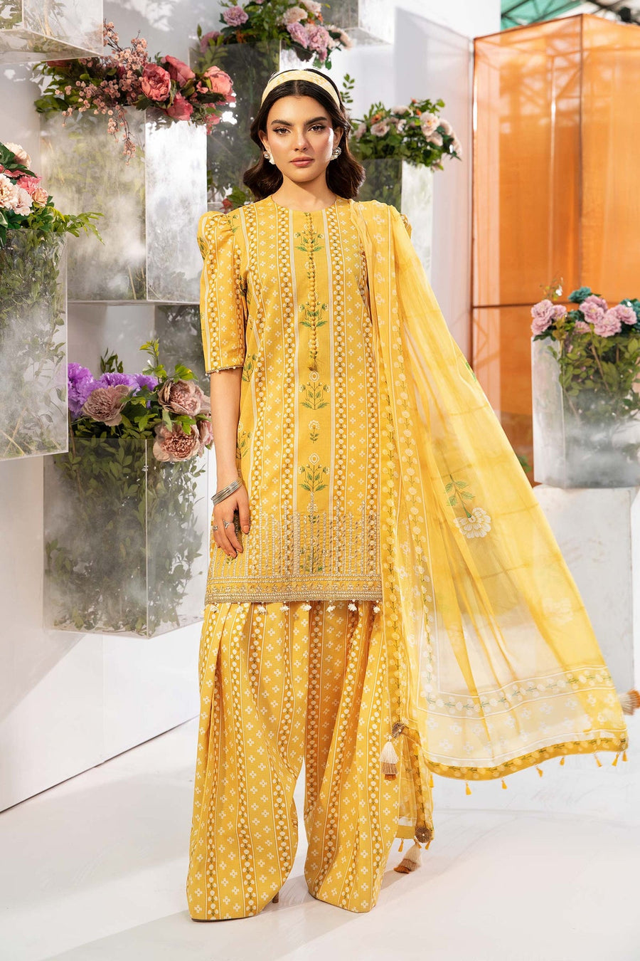 Maria.B M.Basics Embroidered Lawn Unstitched 3Pc Suit MB-CUS25-711A
