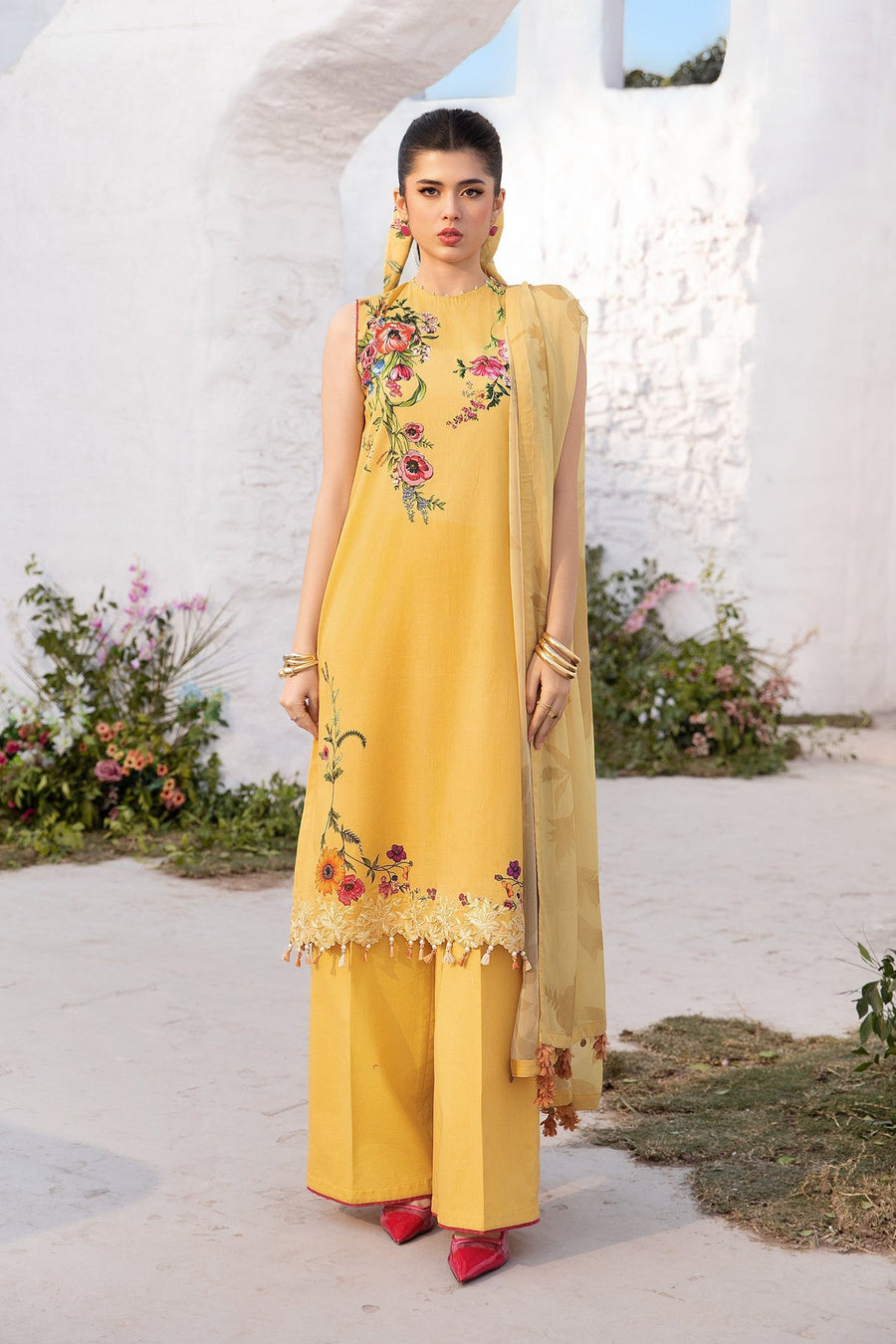 Maria.B M.Basics Embroidered Lawn Unstitched 3Pc Suit MB-CUS25-712A