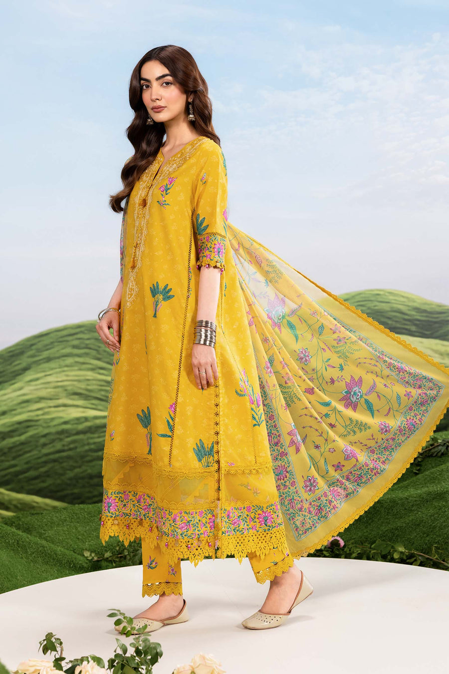 Maria.B M.Basics Embroidered Lawn Unstitched 3Pc Suit MB-CUSV14-03A