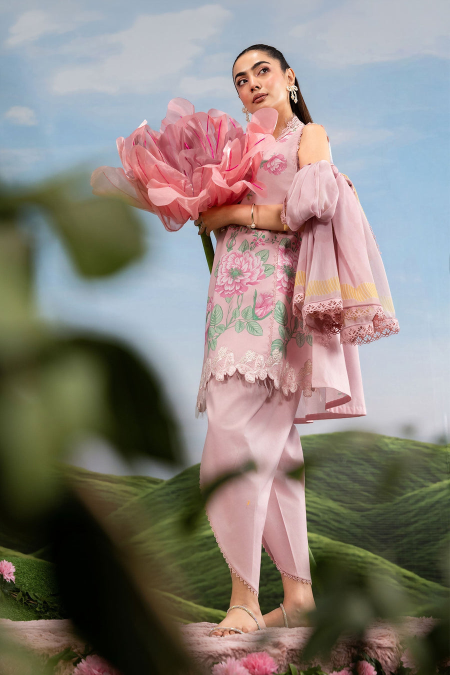 Maria.B M.Basics Embroidered Lawn Unstitched 3Pc Suit MB-CUSV14-04A