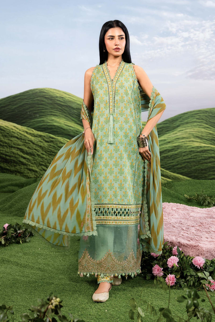 Maria.B M.Basics Embroidered Lawn Unstitched 3Pc Suit MB-CUSV14-12B