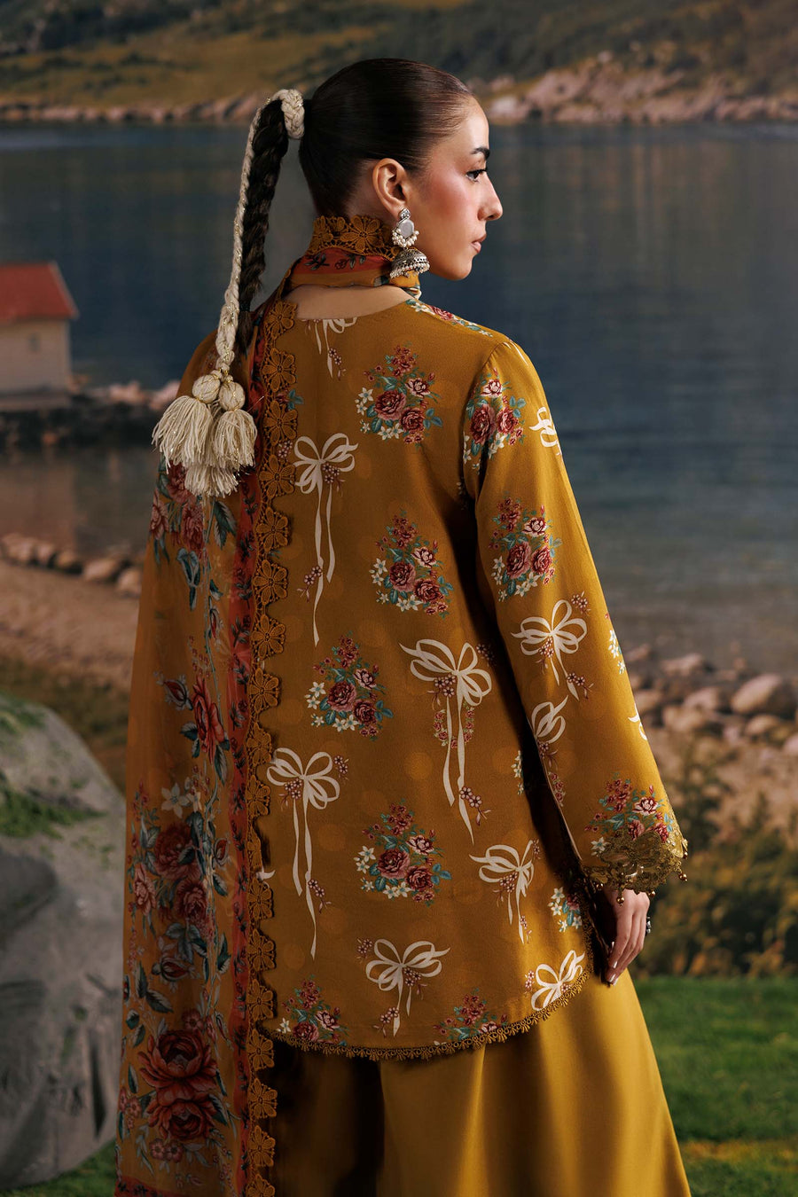 Maria B MBasics Embroidered Linen Unstitched 3Pc Suit MB-CUSV15-08A