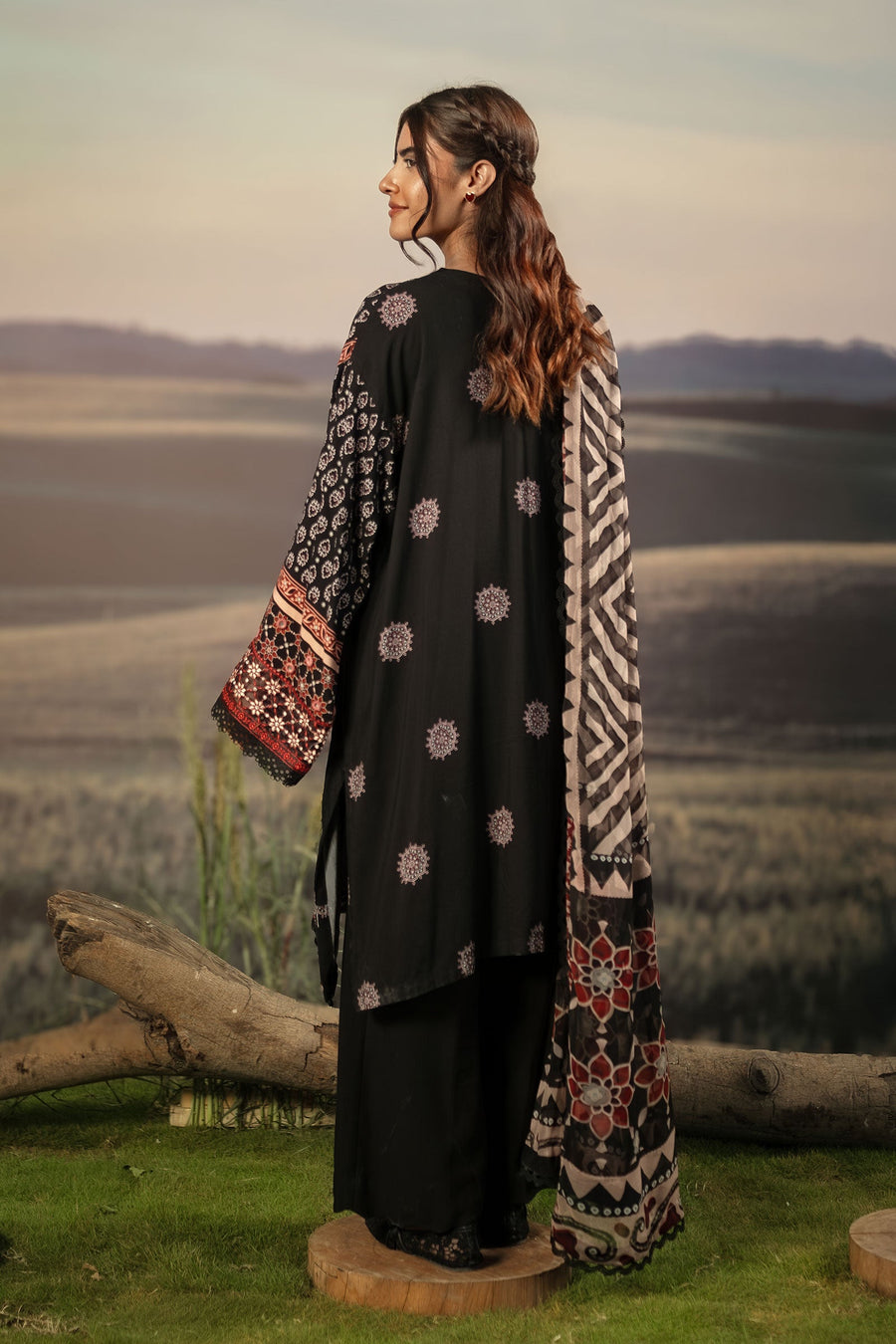 Maria.B M.Basics Embroidered Arabic Lawn Unstitched 3Pc Suit D-09A