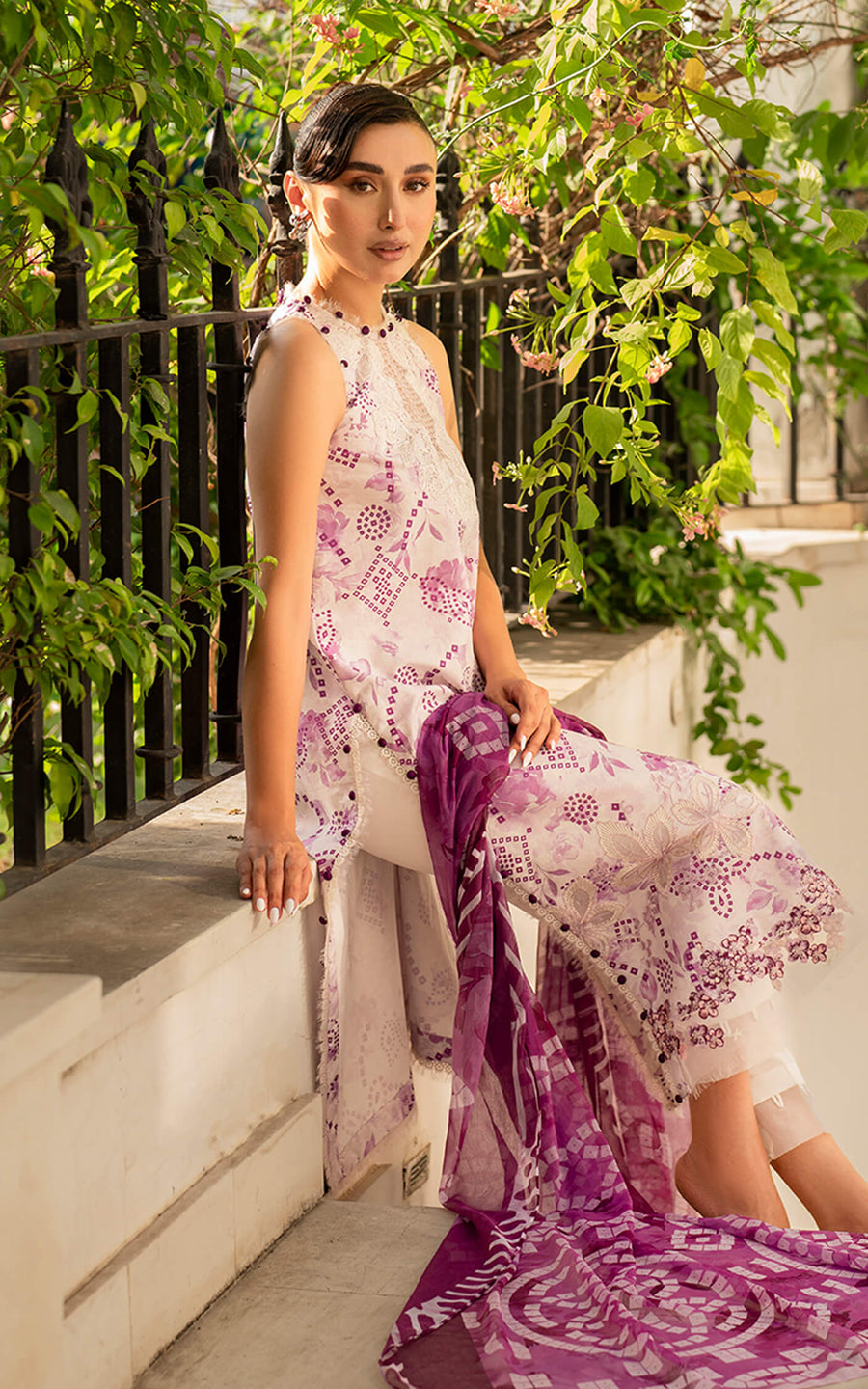 Meraki by Asifa & Nabeel Embroidered Lawn Unstitched 3Pc Suit MK-10 Reshmi