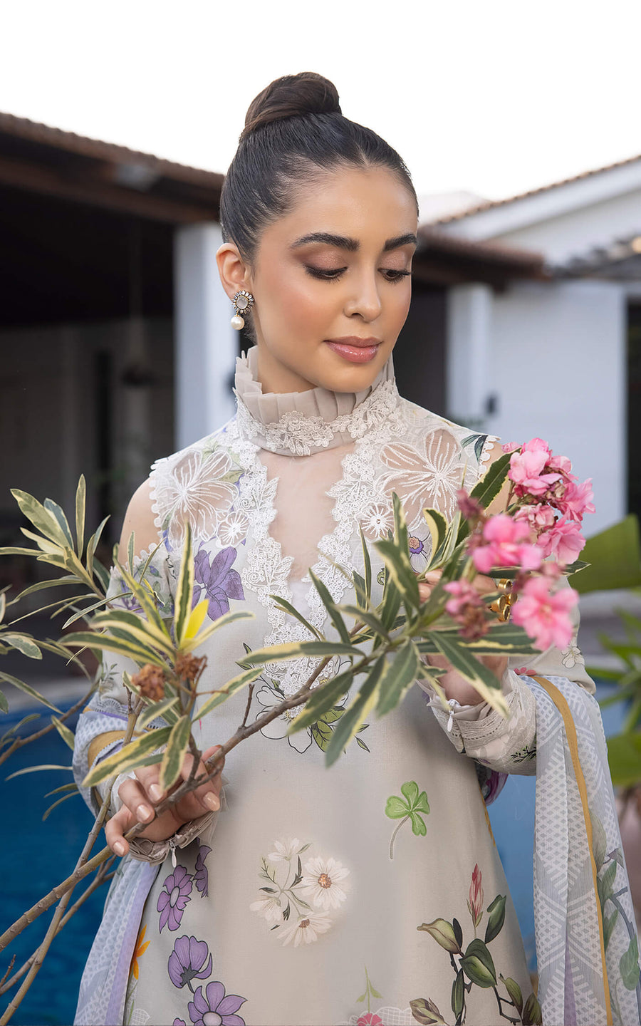 Meraki by Asifa & Nabeel Embroidered Lawn Unstitched 3Pc Suit MK-16 Sarmayi