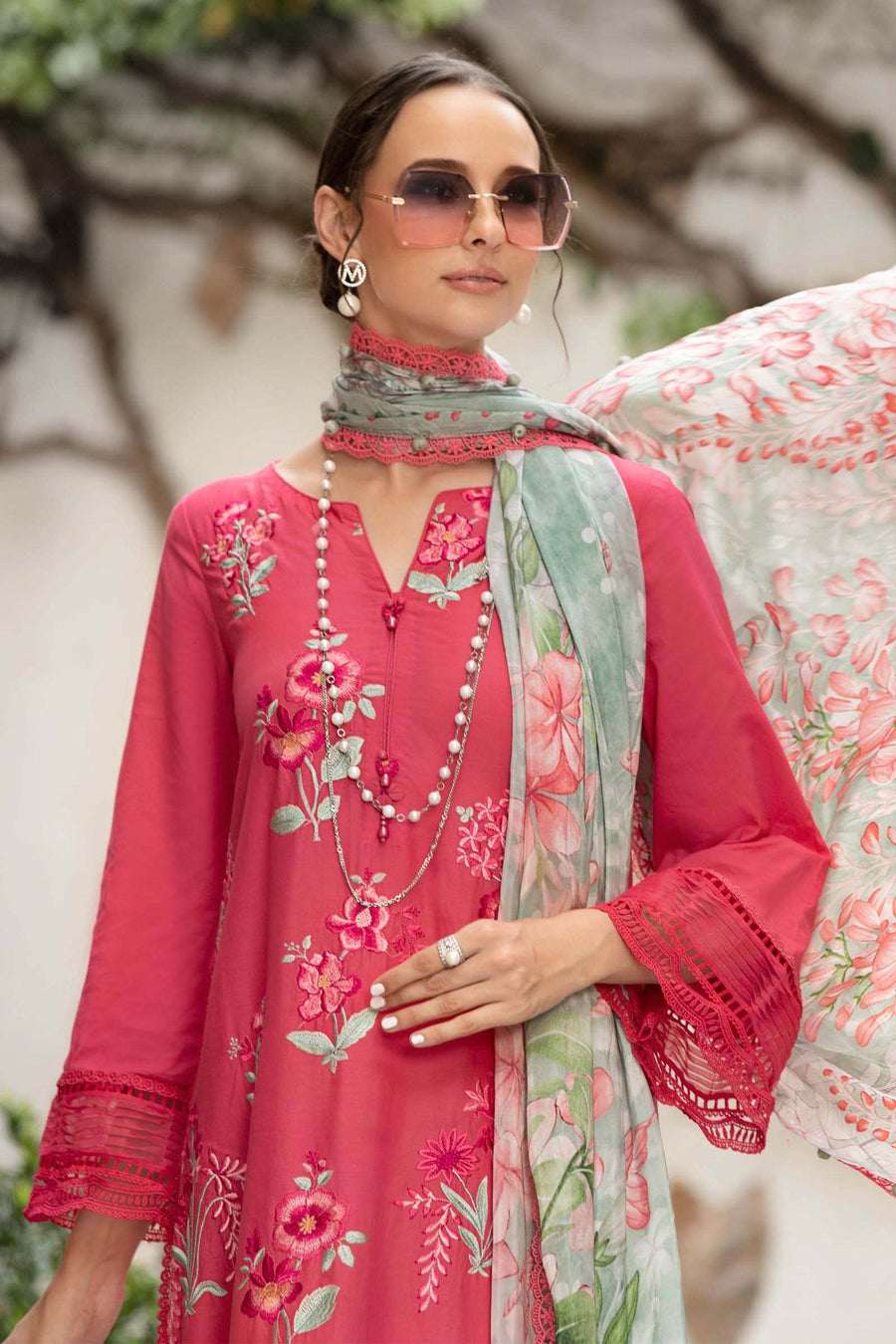 Maria.B M.Prints Unstitched Embroidered Lawn 3Pc Suit MPT-1802-A